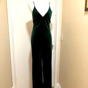 🔷🩸 Beautiful Deep Green Velvet Jumpsuit. Size 11/12